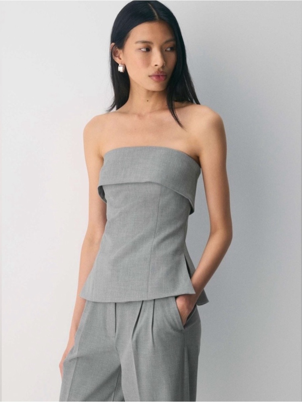 Aritzia Element tube top grey pinstriped strapless elegant size 4